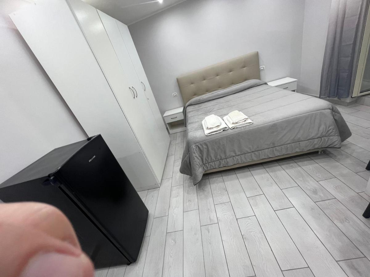 Smart'S House Deluxe Quartieri Spagnoli เนเปิลส์ ภายนอก รูปภาพ